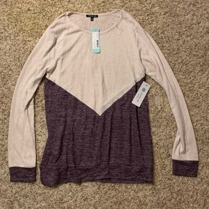 Pink clover beige and maroon shirt NWT